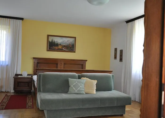 Neuwirth Apartment *